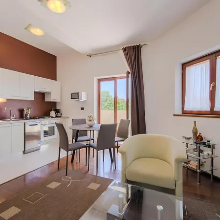 Lovely In With Wifi Apartment Pula